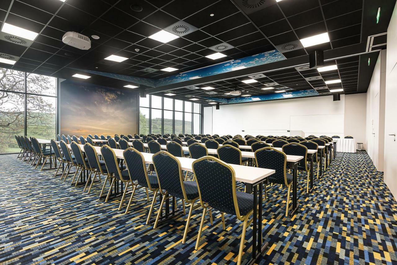 Atlantis 4*